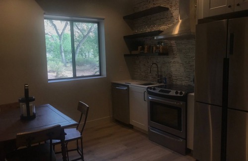Zion National Park South Entrance House | New 2018 Next to Virgin River and town shuttle stop 2 miles ZNP main entrance
