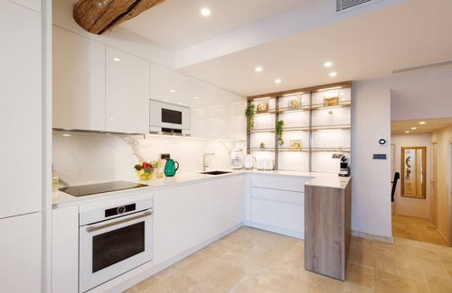 Antibes Old Town House | 🌞 NEW 2024 🏖️ Lux VillageHouse 2BDR, 2BTH - 1sr row full sea view 🌅