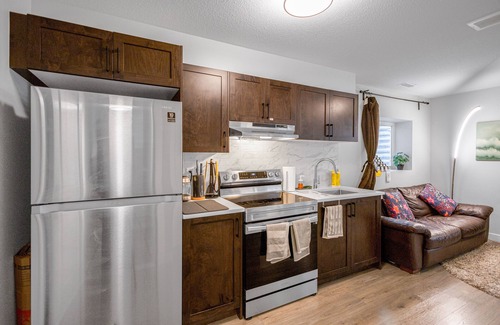 Yorkson Villa | New 2BD Suite Near Events Center