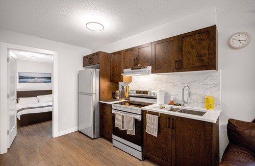 Yorkson Villa | New 2BD Suite Near Events Center