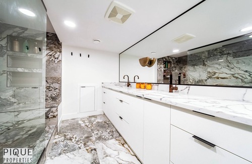 Northwest Edmonton Apartment | NEW 2Bed Luxury Retreat Suite-King Bed-AC-WiFi