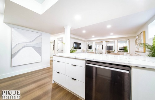 Northwest Edmonton Apartment | NEW 2Bed Luxury Retreat Suite-King Bed-AC-WiFi