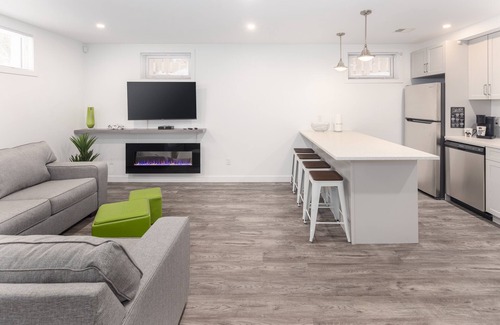 Saskatoon House | NEW 2Bed Modern Basement-Suite w/Indoor Fireplace