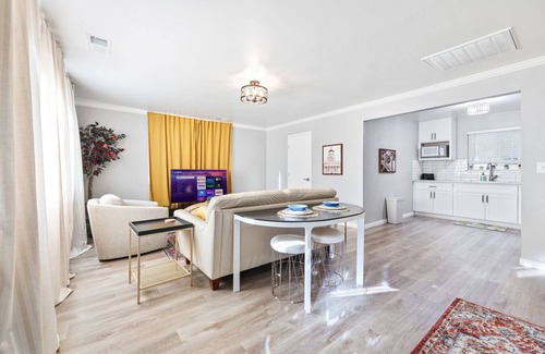 Sacramento Apartment | *New* 2BR/1BA - Walk to Golden 1 Center