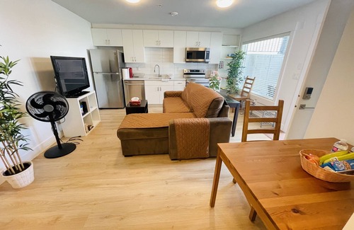 Port Coquitlam House | New 2BR Garden Suite,2Bath,AC,EV,Parkin,WIFI,Netfl