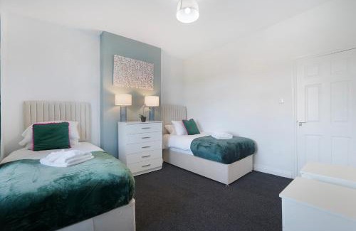 Crook House | NEW! 2BR in West Terrace, Sleeps 4