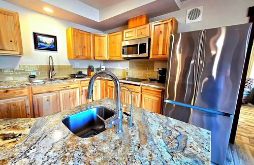 Upper Lake House | New 2BR Lake House on Blue Lakes-Private Dock, Large Patio, Fire Pit & Kitchen