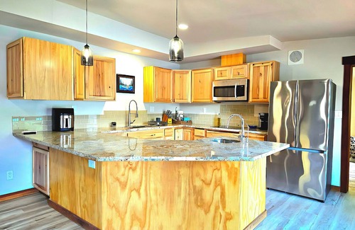 Upper Lake House | New 2BR Lake House on Blue Lakes-Private Dock, Large Patio, Fire Pit & Kitchen