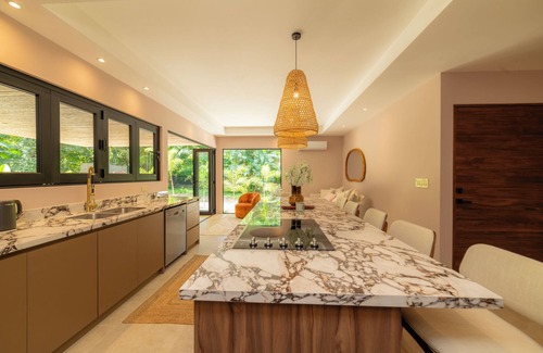 Manzanillo House | New 3-bdr home with pool in Manzanillo, near Santa Teresa