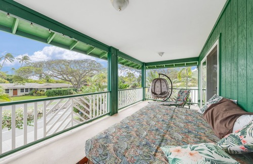 Kailua Apartment | New 3 Bdrm, Large Lanai, Quiet area, Ocean Breezes, Short Walk to the Beach