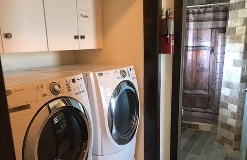 Fairview Cabin | New 3 Bed, 2 Bath Cabin in Scenic Indianola Valley