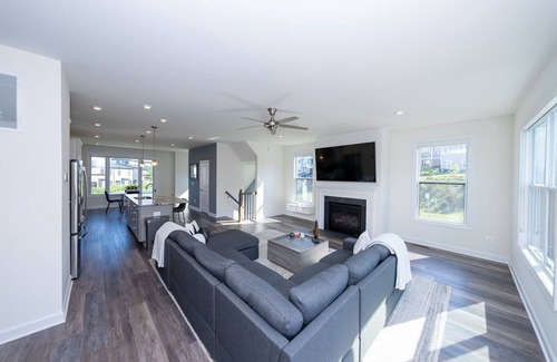 Fontana House | ★ New 3 Bed/4 Bath | 10 min to UVA/Hospital/Wineries/Downtown Mall