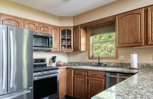 Bryson City Cabin | NEW 3-Bed Cabin w/VIEWS in Bryson City near Train/NOC/Downtown/Hiking/Fontana