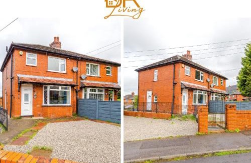 Stalybridge House | NEW! 3-Bed Home in Greater Manchester, Ideal for Long Term Stays & Large Groups, FREE Parking!