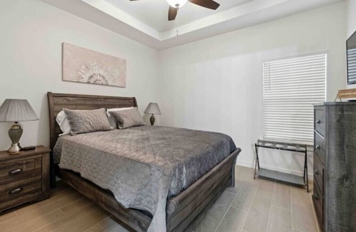 Harlingen House | New 3 bedroom, 2 bath, 4 Beds, 2 car garage with all new furnishings!