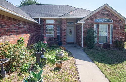Springtown House | New! 3 Bedroom 2 Bath Home Close to Downtown Springtown, Wedding Venues, & Eagle Mountain Lake!