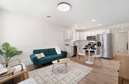 Lawson Heights House | NEW 3 bedroom home located on a private lane bordering a nature reserve!