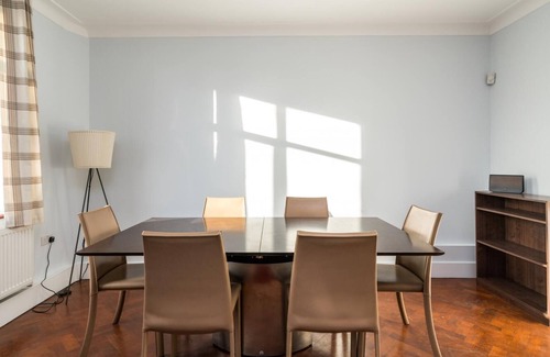 Barnhill Apartment | NEW 3 Bedroom House near Wembley Stadium
