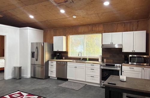 Grant County House | New 3-bedroom house on the Sage Hills Golf course in Warden