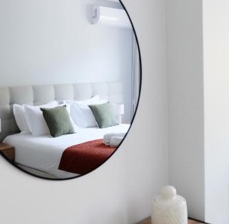 Machico Apartment | New 3 Bedroom Luxury Family Apartment - Airco, King Size Beds, Fully equipped kitchen, Balcony, Washingmachine, 2 bathrooms, Free parking, Fast Internet, 142m2
