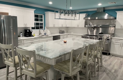 Venice House | New 3 bedroom 3 full bath house with a boat slip