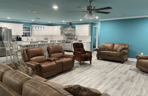 Venice House | New 3 bedroom 3 full bath house with a boat slip