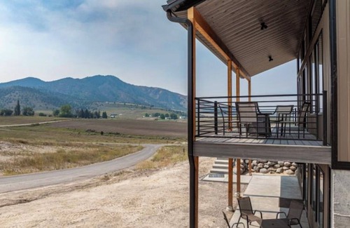 Lava Hot Springs Apartment | New 3-bedroom in delightful Lava Hot Springs. Bottom unit.