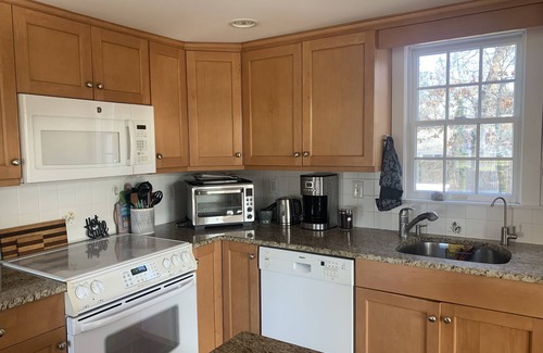 West Hyannisport House | NEW 3 BEDROOM 2 BATH IN WEST HYANNISPORT, WALK TO LITTLE BEACH, COMES WITH LANDLORD BEACH PASS.