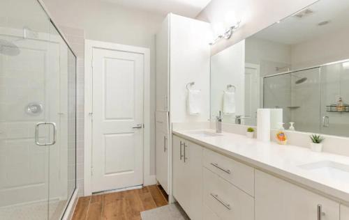Northside Apartment | NEW, 3 Bedrooom Townhome In Downtown Houston Near Stadiums and Med Center