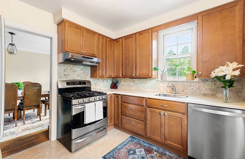 Dicken House | NEW 3 BR, 5 Bed Tudor <1 Mile to The Big House