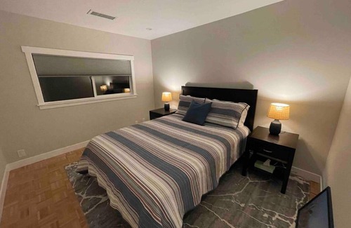 Saranap House | New 3-BR guesthouse with free parking on prem