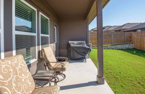 Austin House | NEW! 3-BR home w/ Large Yard, W/D, Patio & Grill