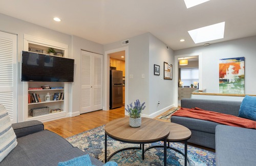 Columbus Apartment | *NEW* 3 BR South End Duplex with A/C steps to Downtown!
