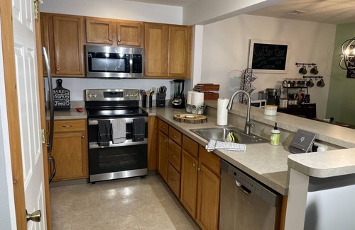 Tannersville House | NEW 3000 SF Private HOUSE at Camelback Mountain Private Parking Game Room 6 TVn