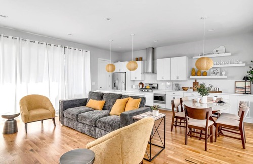 Whitebridge House | New 3bd Stylish Townhome!