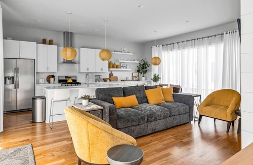 Whitebridge House | New 3bd Stylish Townhome!