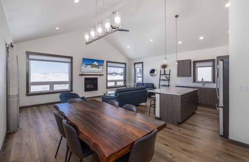 Four Corners Condo | New 3BR condo in Bozeman w/mtn views and trails