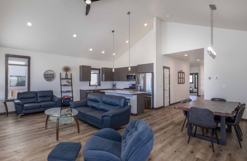 Four Corners Condo | New 3BR condo in Bozeman w/mtn views and trails