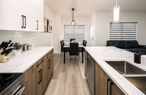 Southeast Calgary House | NEW 3BR! FREE Banff Pass, Wine, & Netflix!