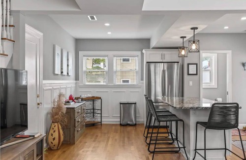 Salem House | NEW 3BR Salem Townhouse Minutes to downtown