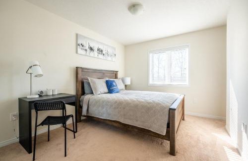 Thorold House | New 3BR Townhouse, Minutes to Niagara Falls and Brock University by GLOBALSTAY