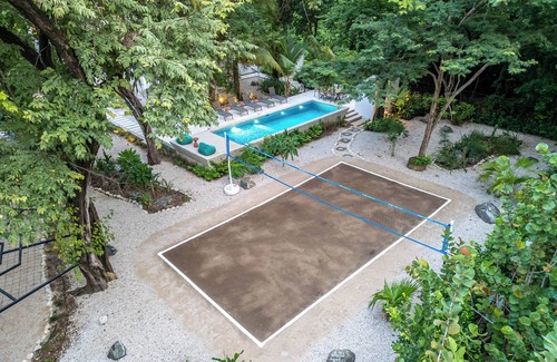 Palm Beach Estates House | NEW - 4 bed, 4.5 bath home w/private beach access, volleyball court, & pool