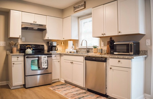Columbus House | NEW!4-Bed Family Friendly Home in Columbus Fort Moore