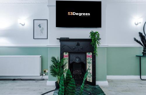 Didsbury House | NEW! 4-Bed Home in Manchester by 53 Degrees Property, Ideal for Business & Long Term Contractor Stays, Sleeps 10!
