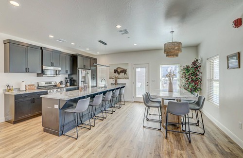 St. George House | New | 4 Bed | lazy river | pool | minigolf | BI