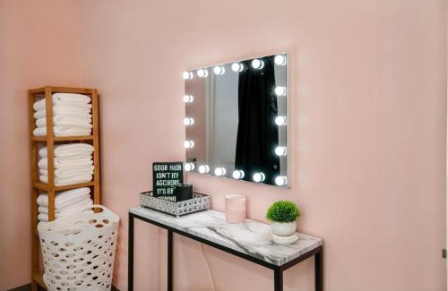 Maxwell Apartment | New 4 Bedroom Apt near DT Walk to restaurants