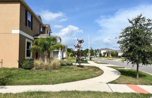 Riverview House | New 4 bedroom corner house with ample space