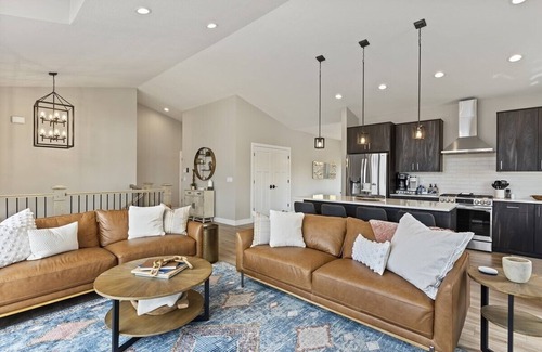 Wolf Creek House | New 4 bedroom Home with amazing views and private Hot Tub