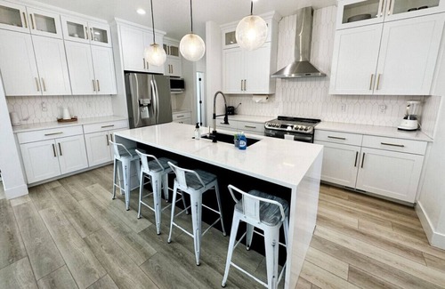 Fir Grove Estates House | New 4 Bedroom, Hot Tub, Nice Yard, Pet Friendly