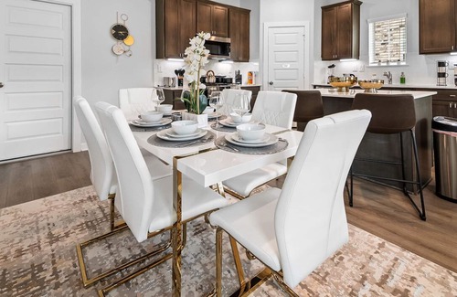 Sterling Ridge House | New 4-bedroom house close to The Woodlands with Backyard, BBQ Grill and Garage